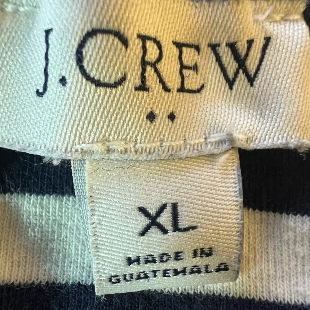 J CREW NAVY & WHITE STRIPE SLEEVELESS TOP W/ROUND NECK  SIZE XL. SOFT COTTON